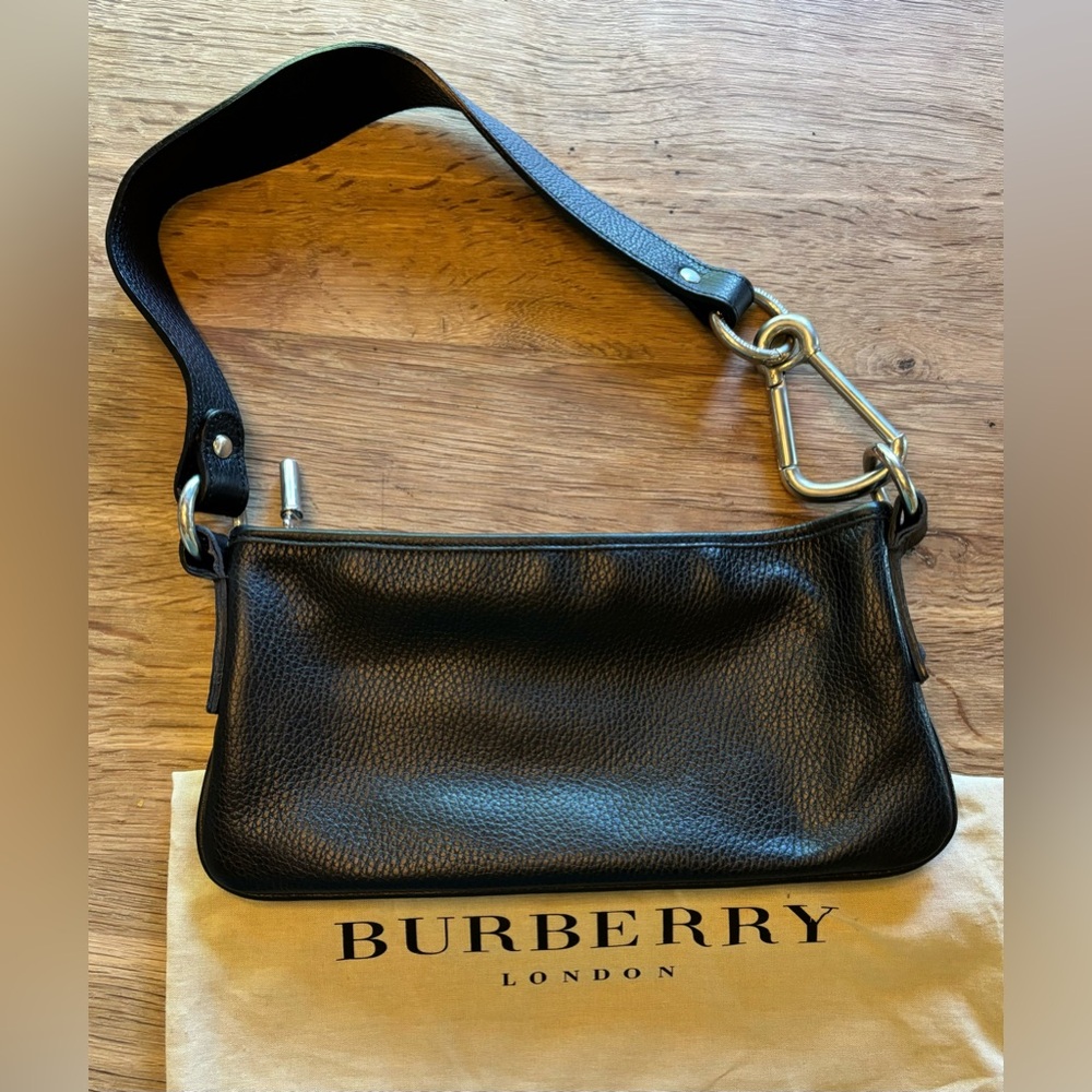 Burberry Embossed Logo Black Grainy Leather Purse— LIKE NEW - Picture 2 of 6